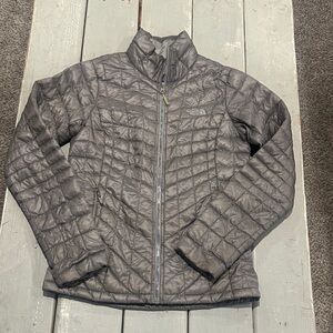 The North Face Thermoball Jacket Womens XS Primaloft Quilted Puffer Gray STOW